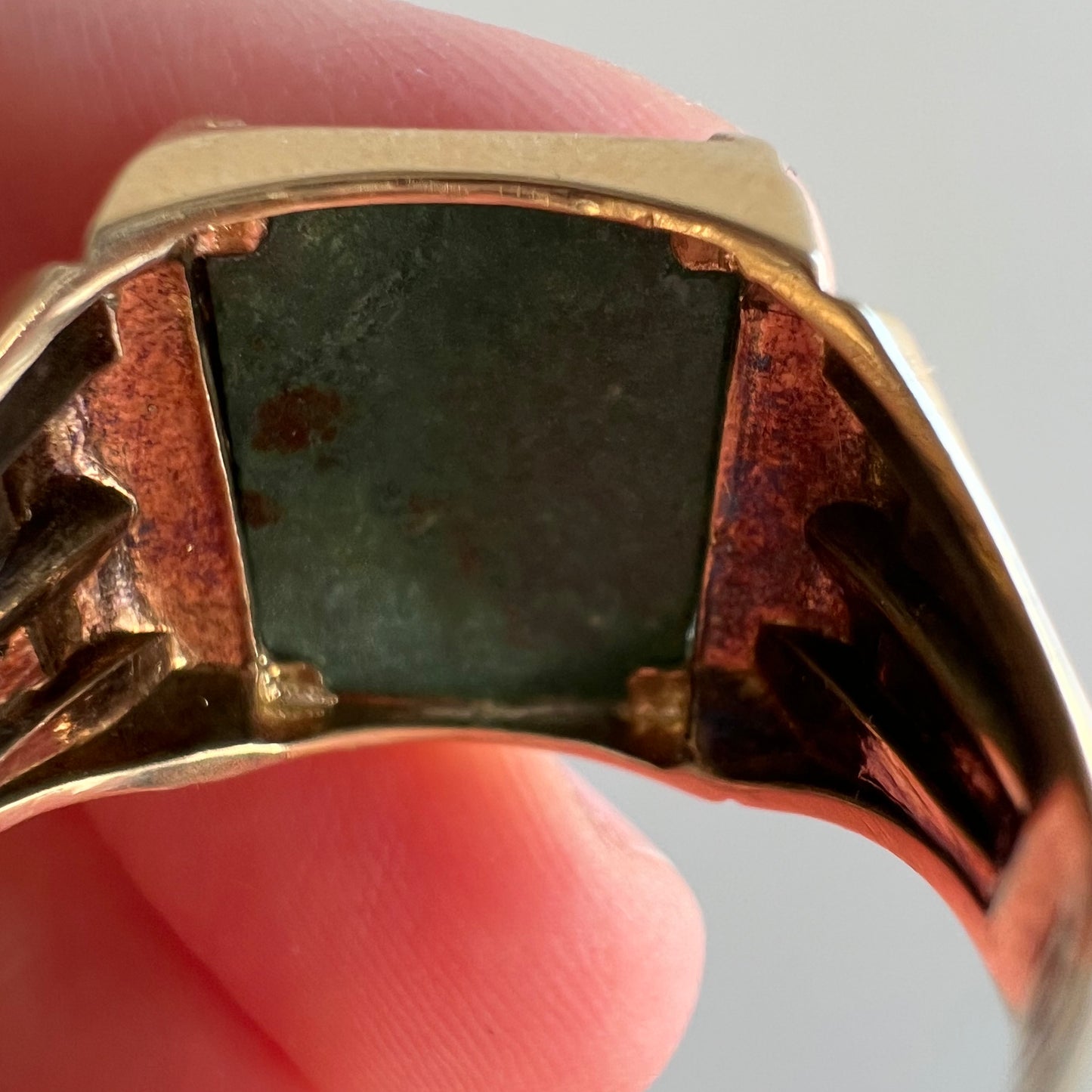 reimagined V I N T A G E // earthly plateau / 10k gold ring with a custom cut stone / fits like a size 6.75+