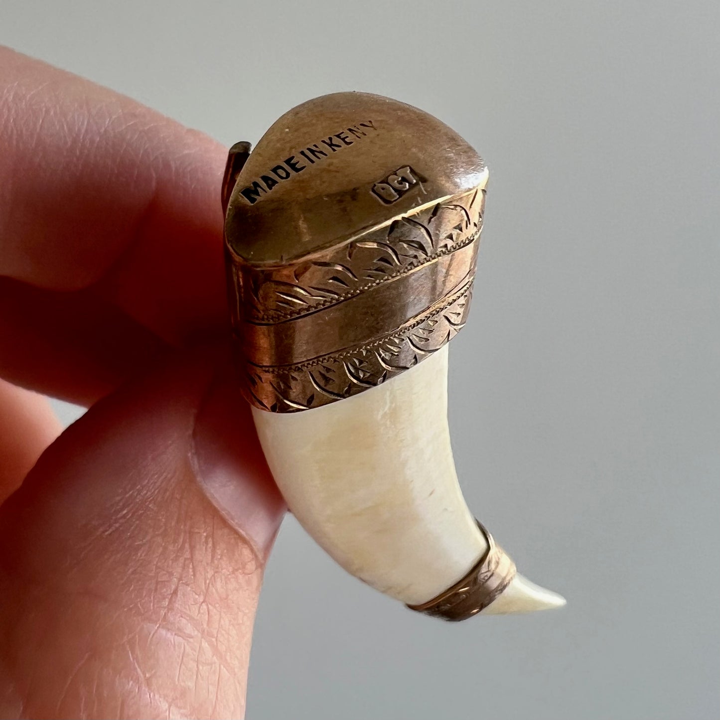 A N T I Q U E // double tusk / 9k capped victorian tusk / a brooch