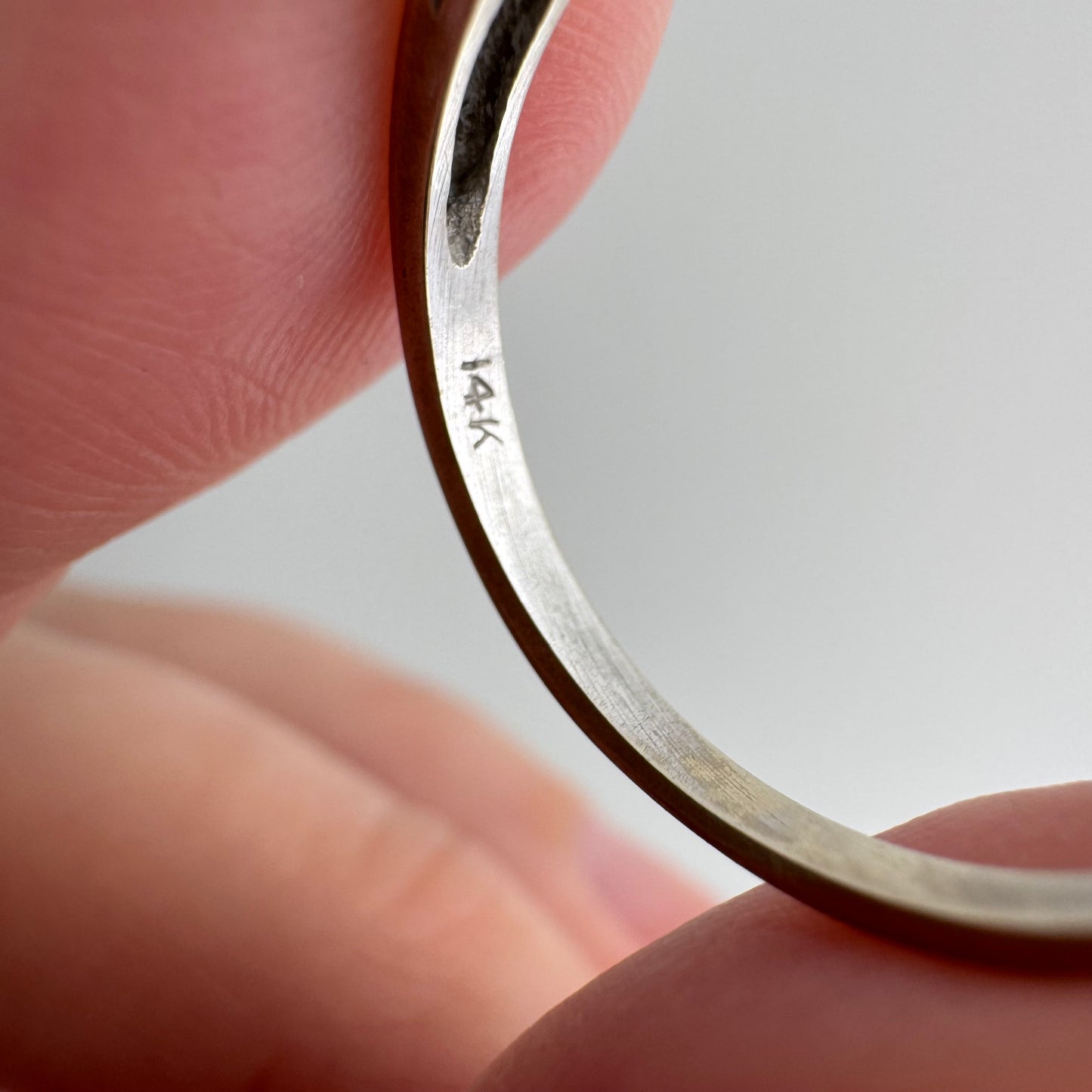 V I N T A G E // eye like / 14k white gold three diamond stacking band / size 6