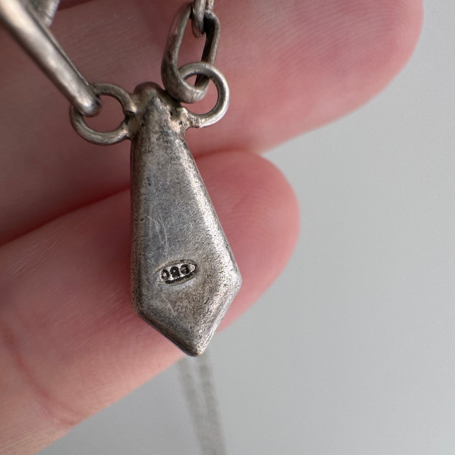 V I N T A G E // string of kites / 880 silver and lapis lazuli necklace / 19.75"