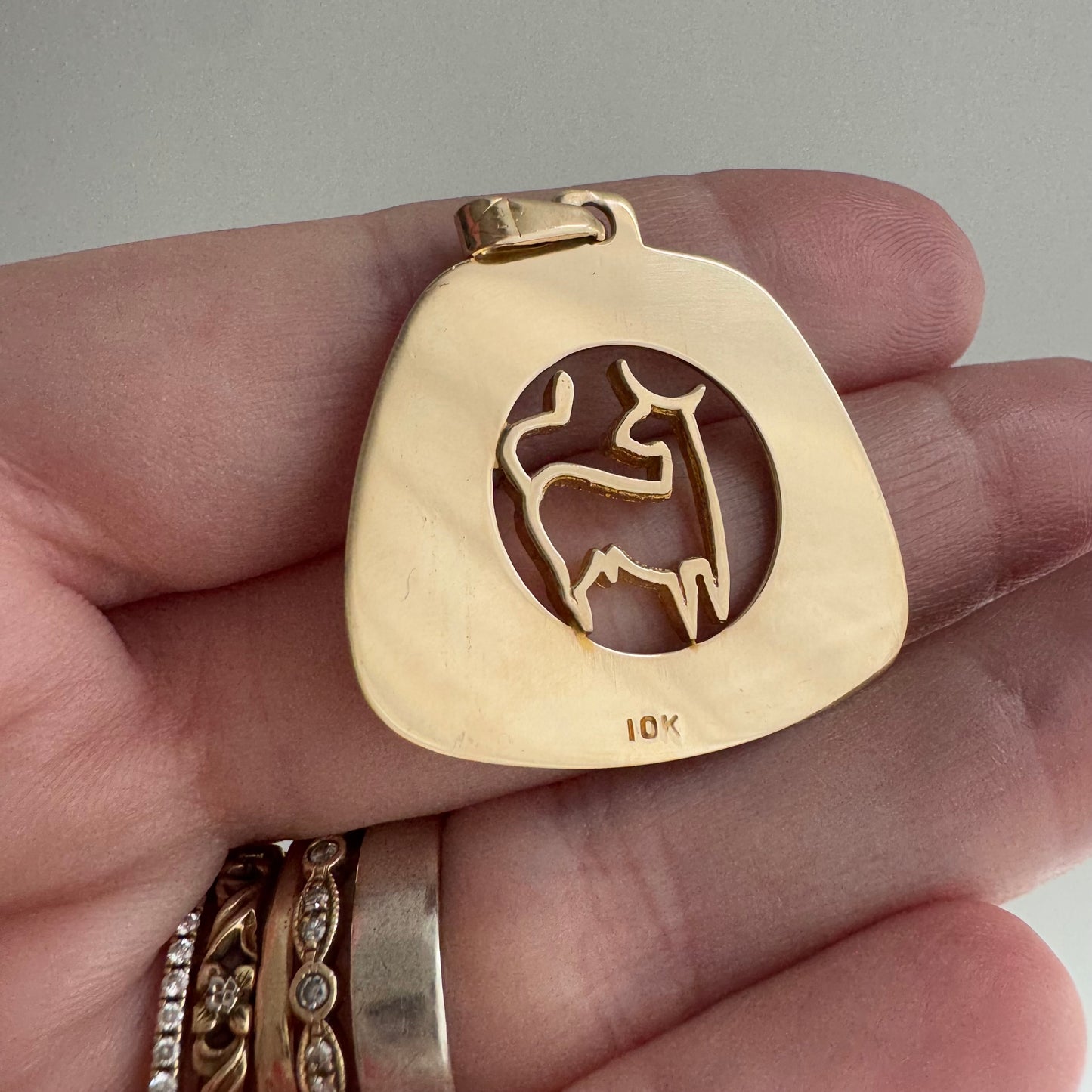 V I N T A G E // The Bull / 10k yellow gold Taurus zodiac bull / a pendant