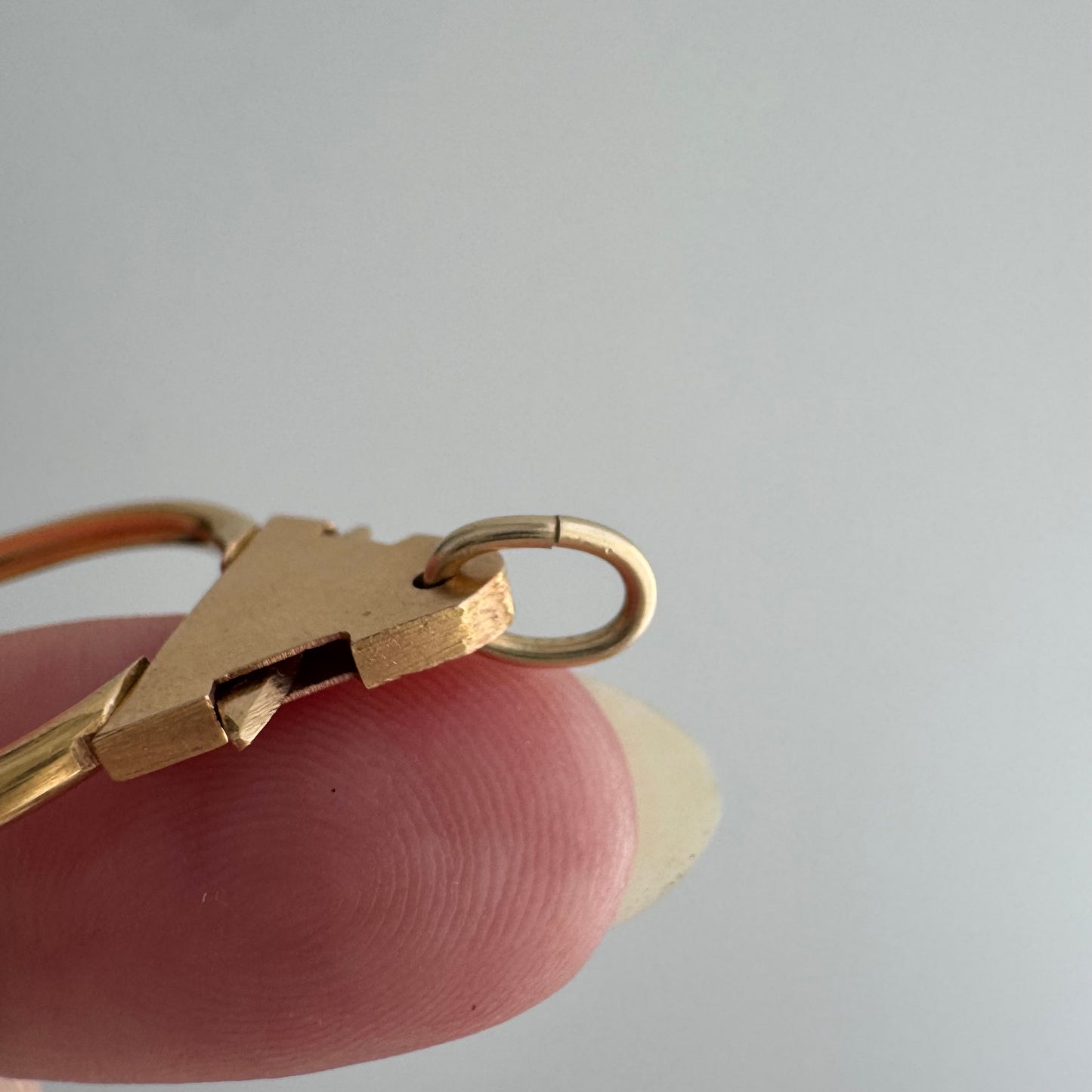 V I N T A G E // possibilities / 18k rosy yellow gold Egyptian connector / keychain carabiner clasp