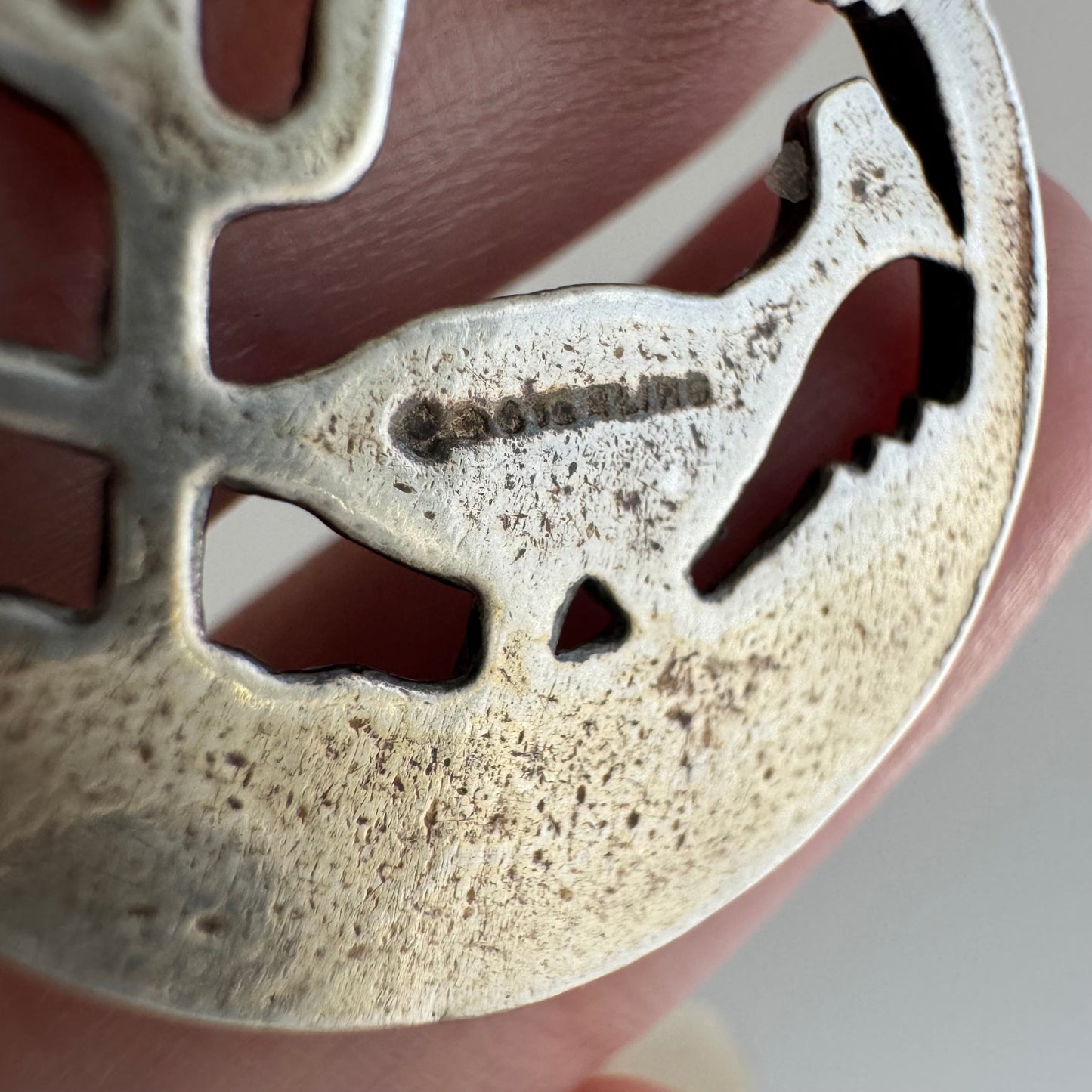 V I N T A G E // slowing down / sterling silver strutting road runner scene / a pendant