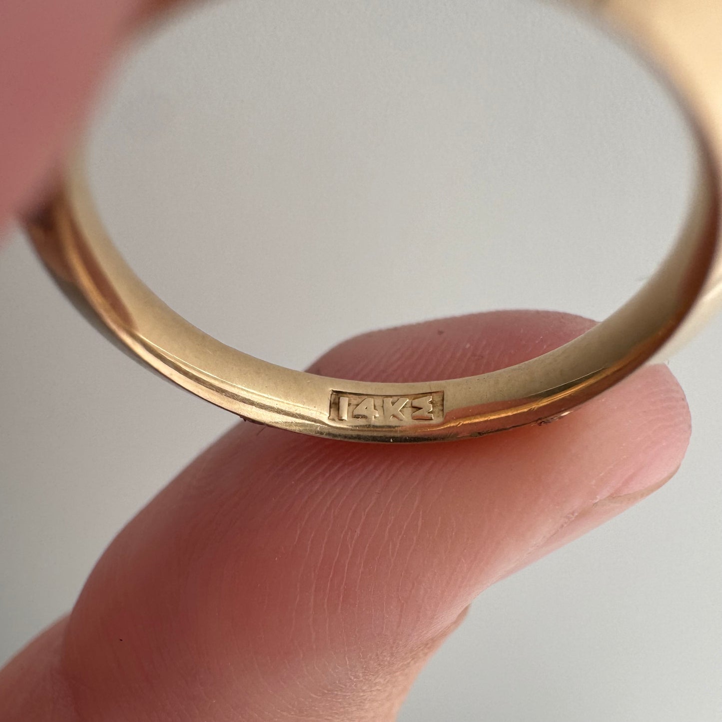 reimagined A N T I Q U E // 14k yellow gold knife edge JR Wood band with new starburst diamond / size 4.75