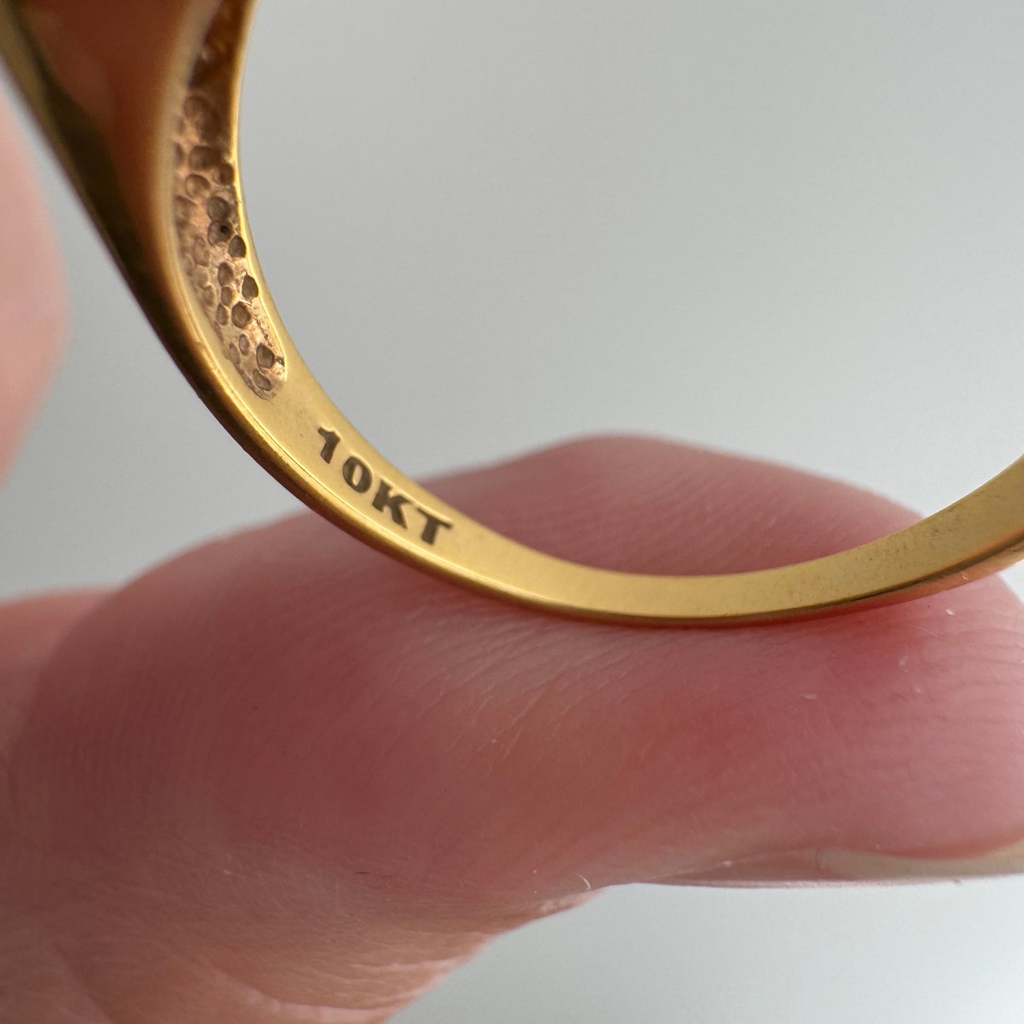 E S T A T E // I see three / 10k geometric arched stacking band with channel set stones / size 6.75