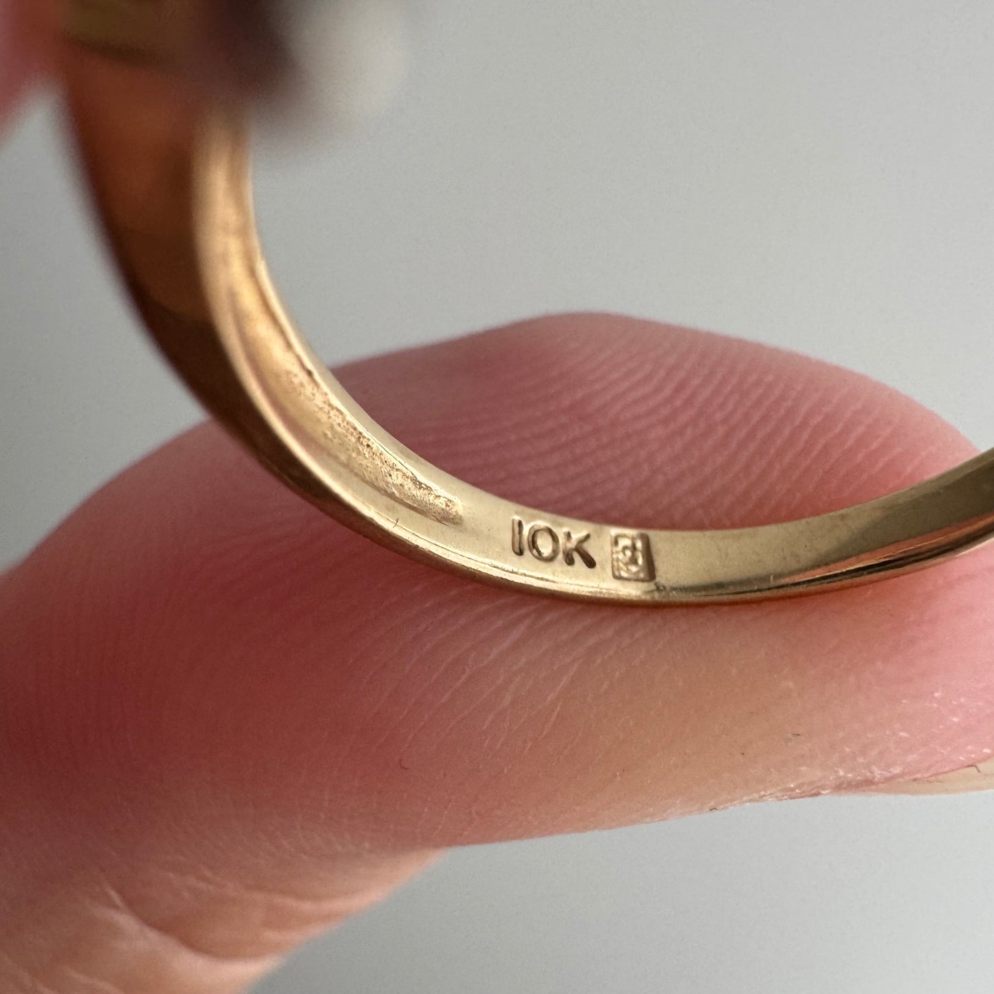 V I N T A G E // swan stacker / 10k yellow and white gold fancy stacker with melee diamonds / size 4.75