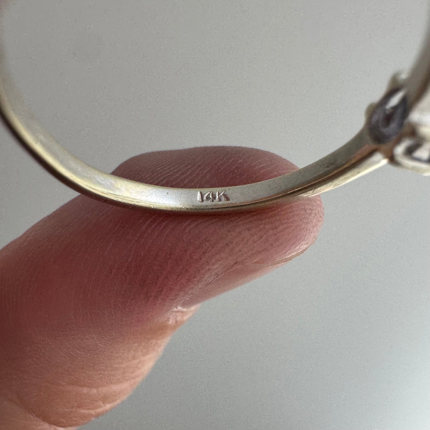 V I N T A G E // periwinkle pretty / 14k and tanzanite solitaire stacking band / size 7