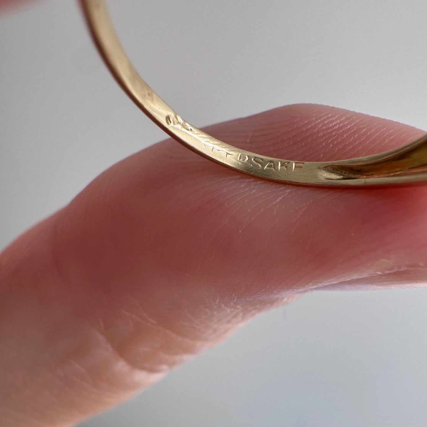 V I N T A G E // peas in a pod / mid century 14k bicolor gold and five diamond band / size 5.75