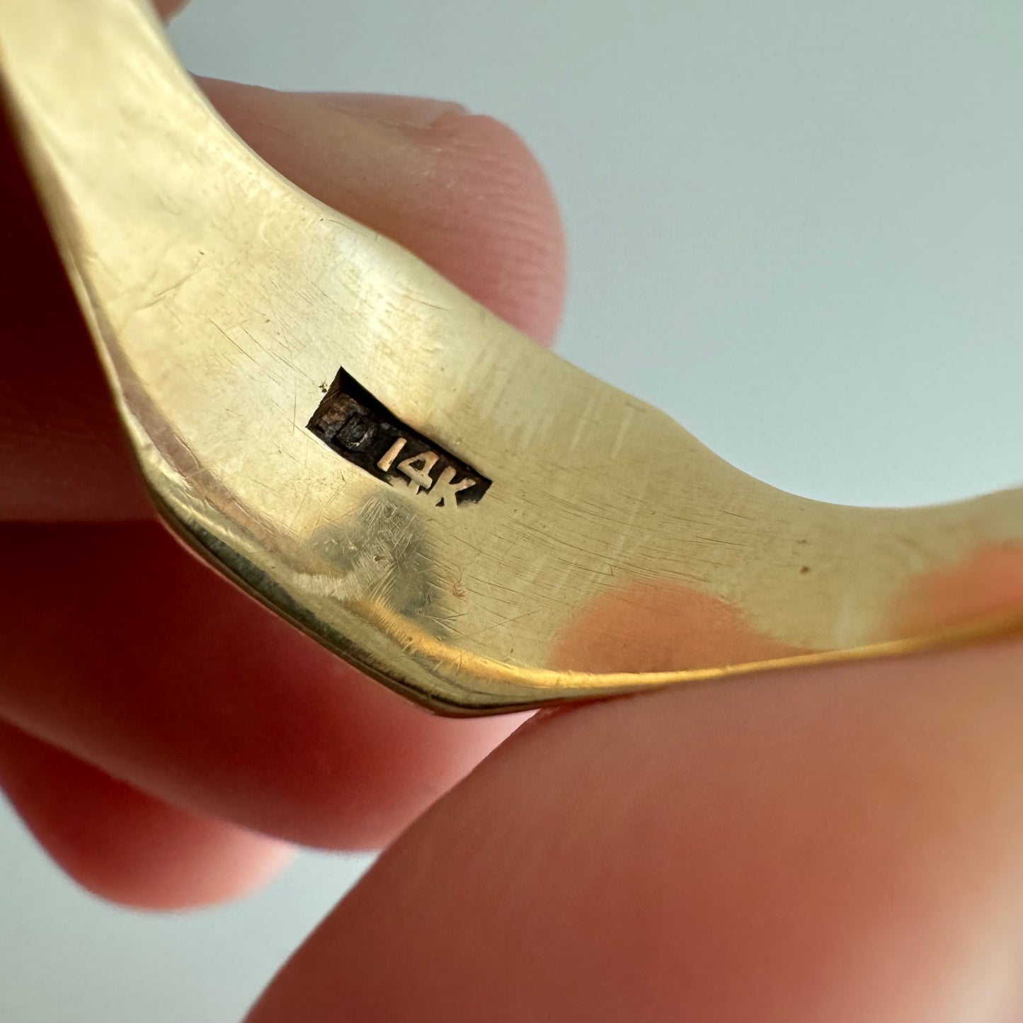 A N T I Q U E // the best SF / 14k yellow gold initial signet / size 7