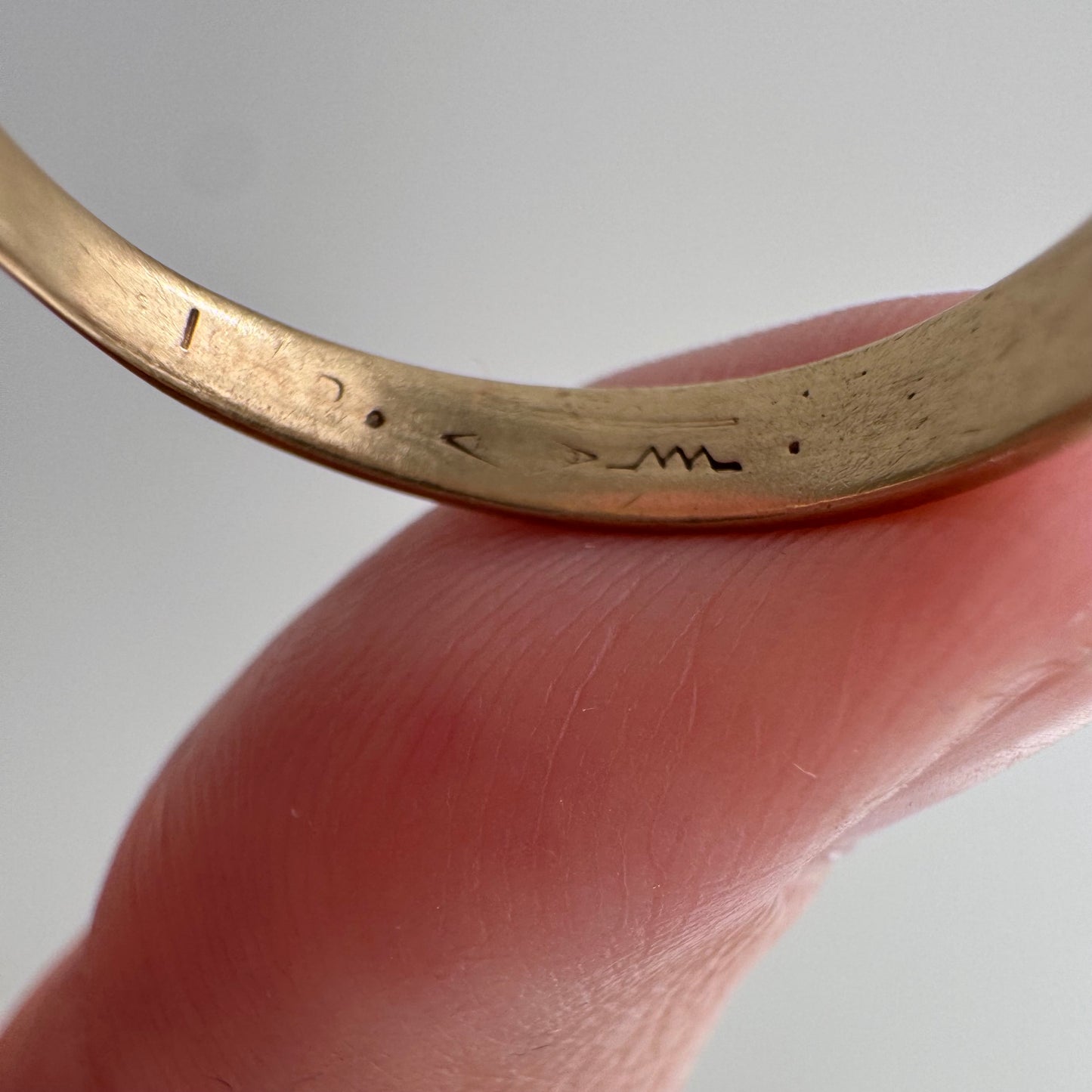 V I N T A G E / eye see you / 10k and diamond diagonal eyes band / size 7.75