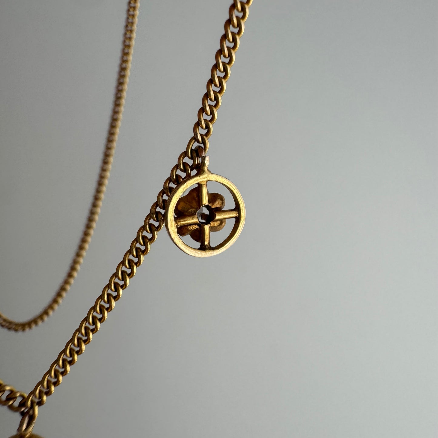 A N T I Q U E // orion's diamond belt / 10k yellow gold curb chain with three diamond starburst belcher buttercup charms / just over 16", 3.9g