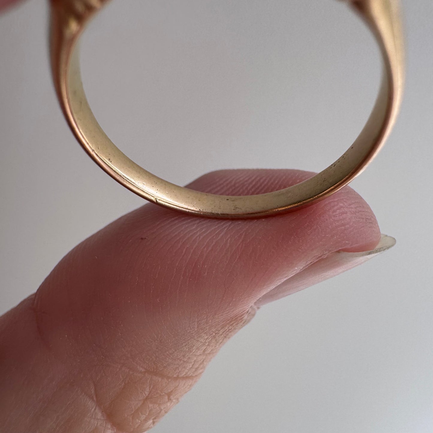 V I N T A G E // three stone boat / 9k and garnet glass five stone victorian style ring / size 7