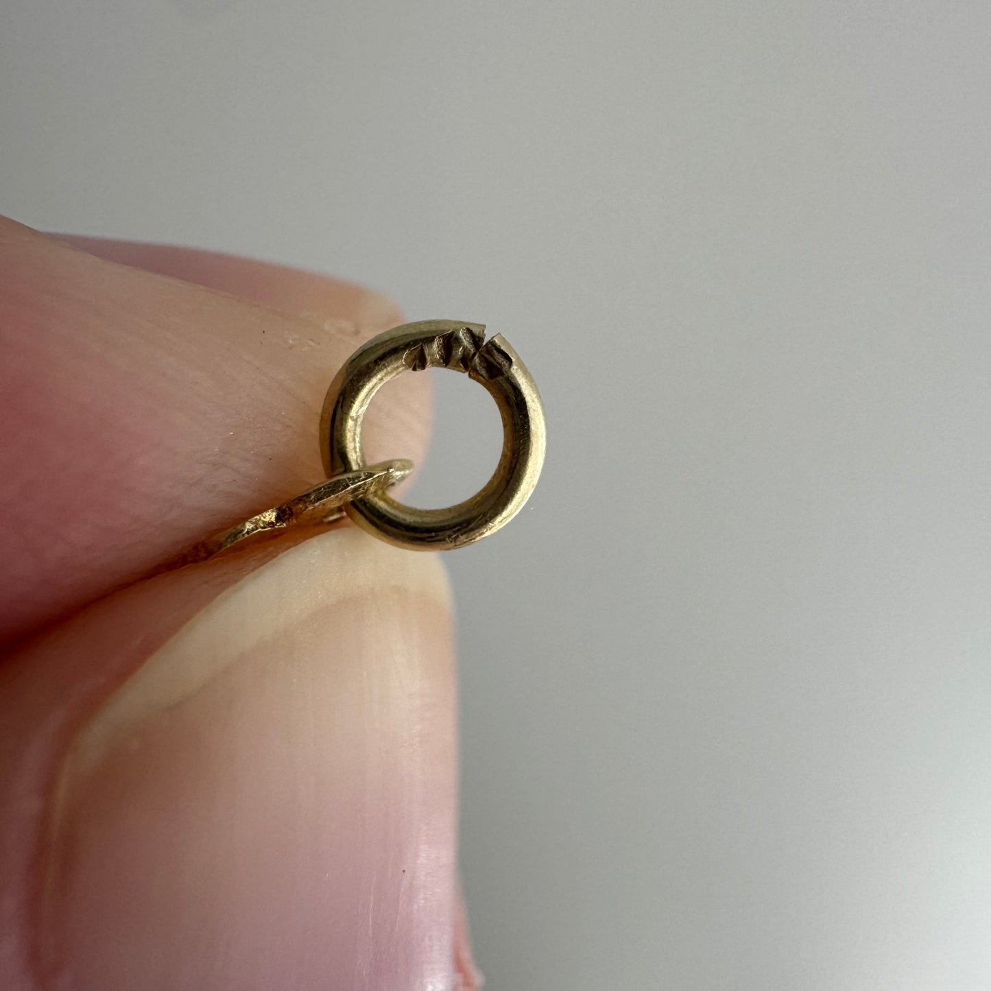 V I N T A G E / Hamsa / 14k yellow gold and pink glass protective hand pendant / a charm or pendant