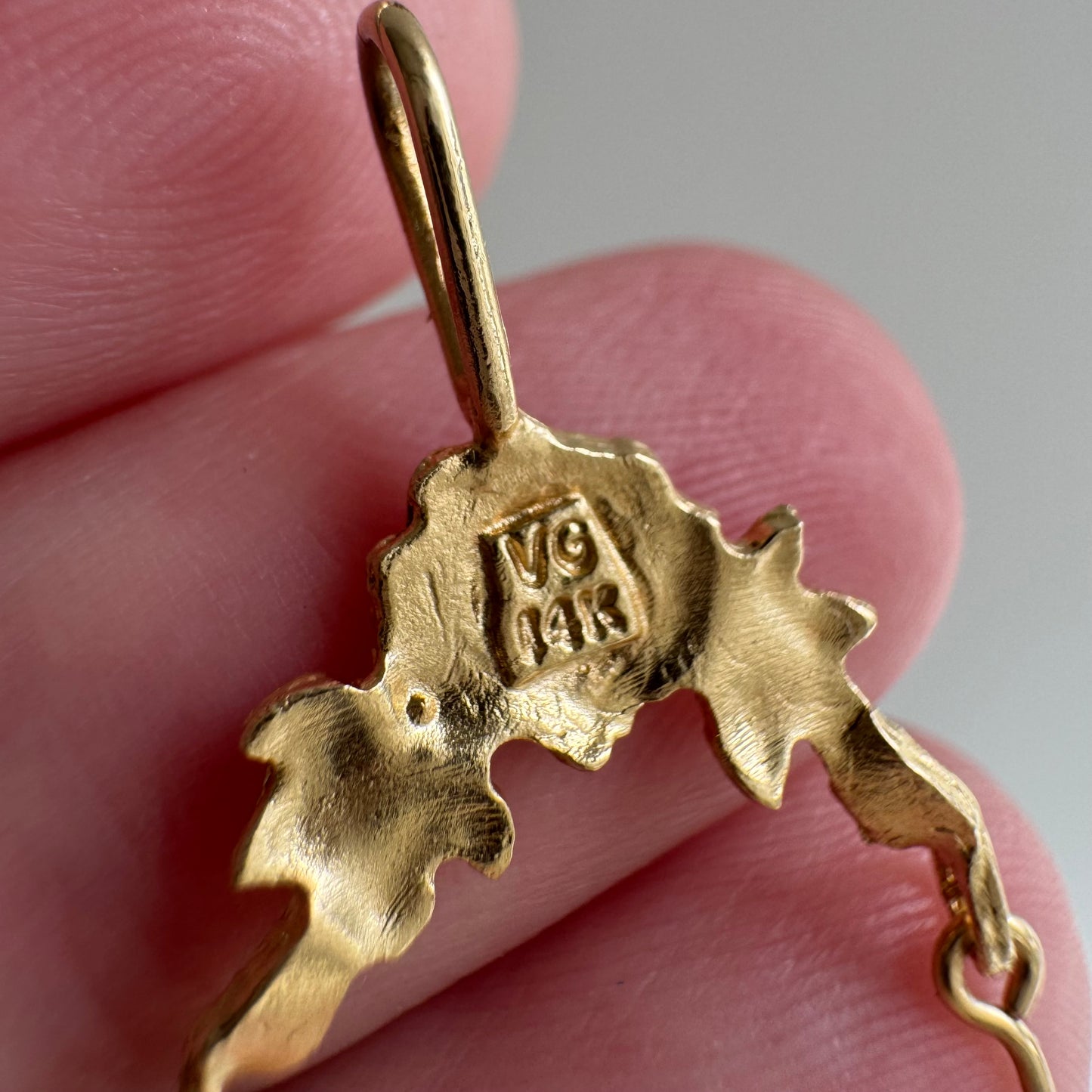 V I N T A G E / charming florals / 14k yellow gold charm holder connector / a charm holder