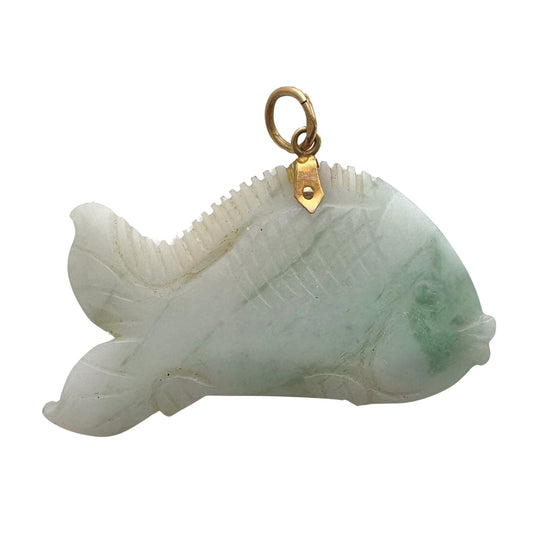 V I N T A G E // kissy fish / 14k and carved stone fish / a pendant