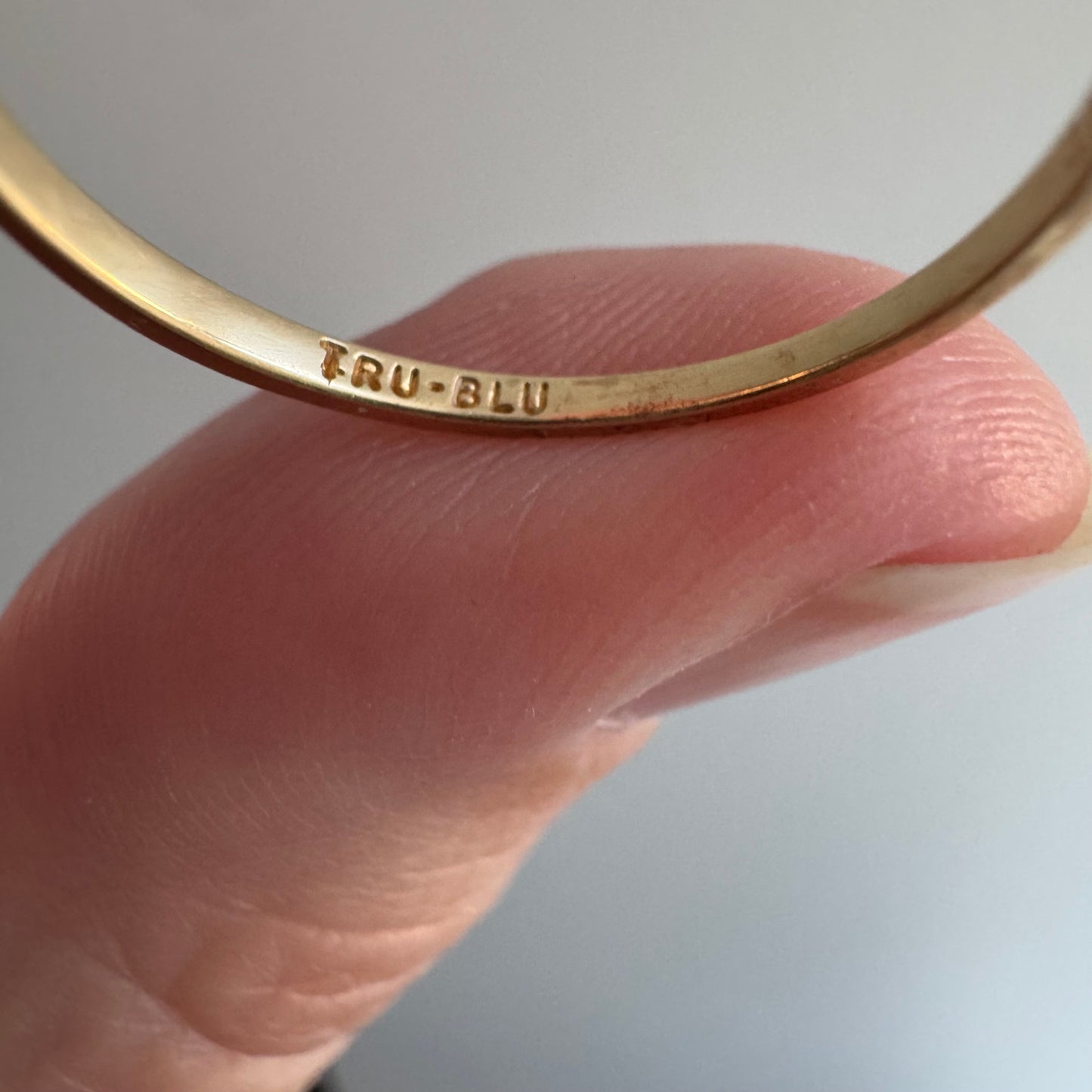 E S T A T E // helpful stacker / 14k Tru Blu chevron curved diamond solitaire stacking band / size 6.5