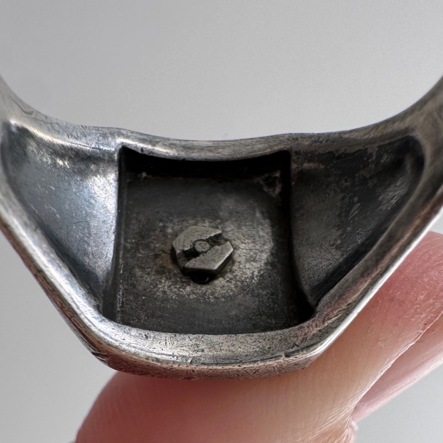 V I N T A G E // N / sterling silver initial N signet ring / size 10.5