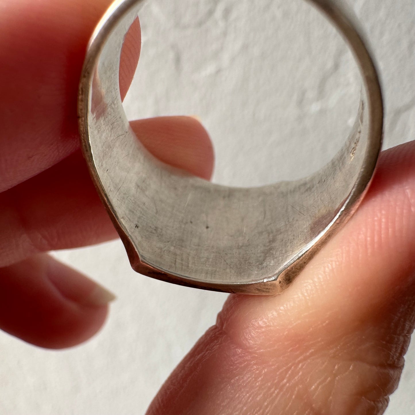 V I N T A G E // significant peak / sterling silver mountain scene signet ring / size 9 to 9.5