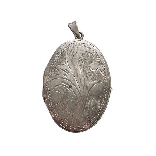 V I N T A G E // classic memories / sterling silver engraved oval locket / a pendant