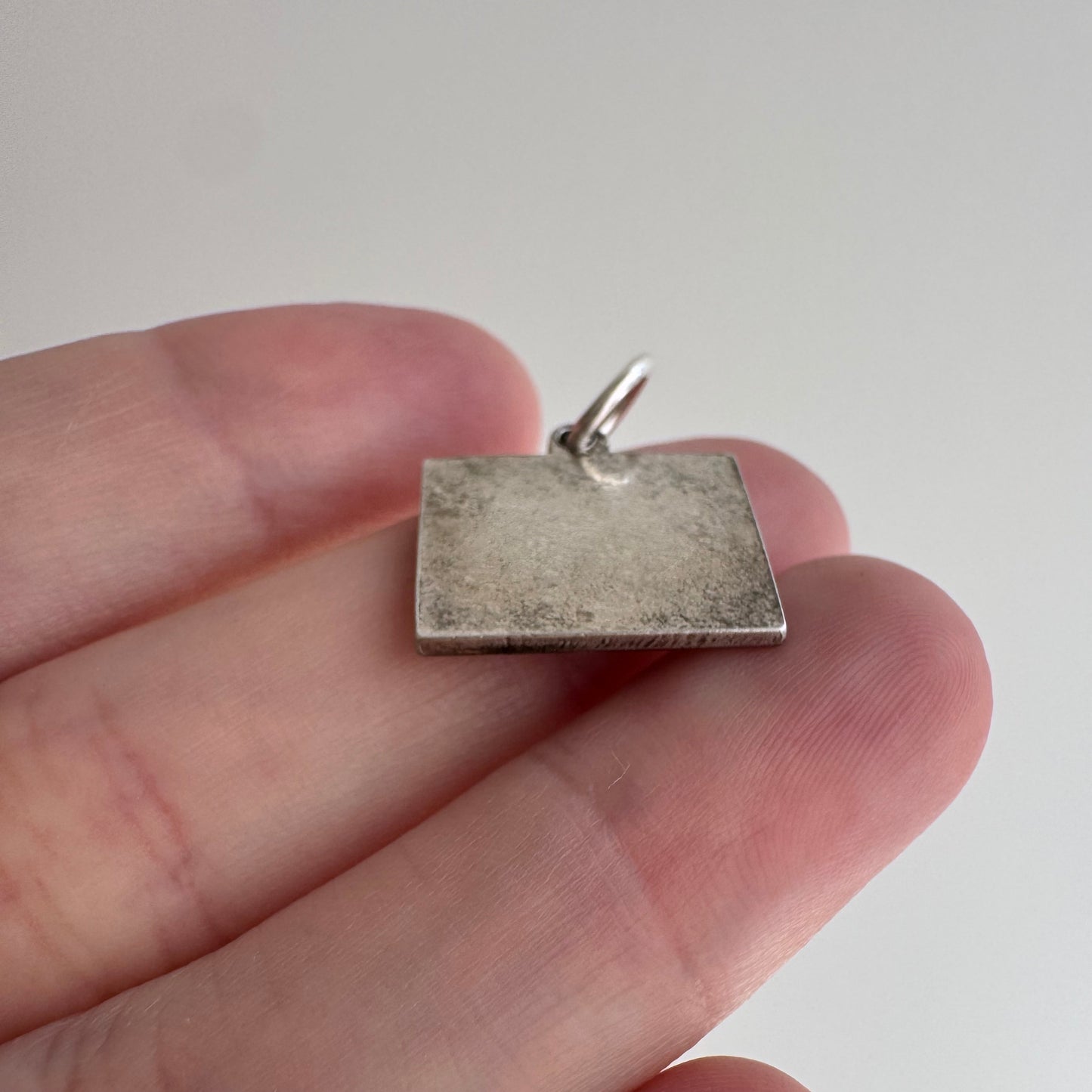 V I N T A G E // musical reminder / sterling silver and enamel musical staff / a pendant