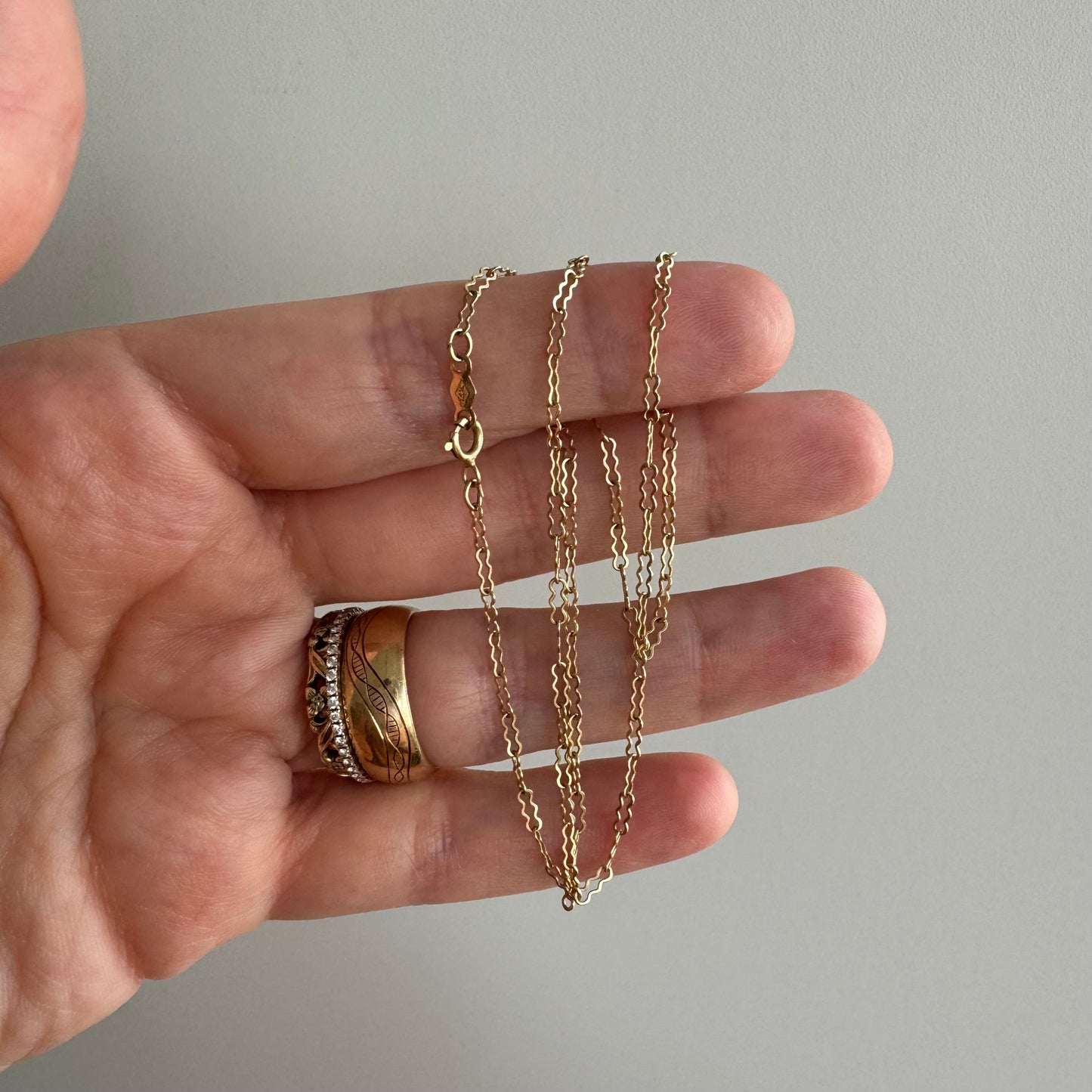 V I N T A G E // almost peanut / 14k yellow gold fancy link paperclip chain / 15.25"
