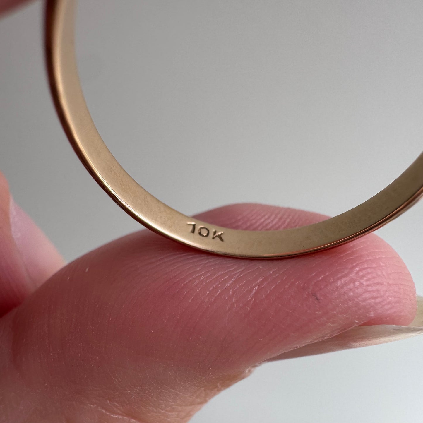 V I N T A G E // fading blooms / 10k yellow gold floral blossom patterned eternity band / size 9.75