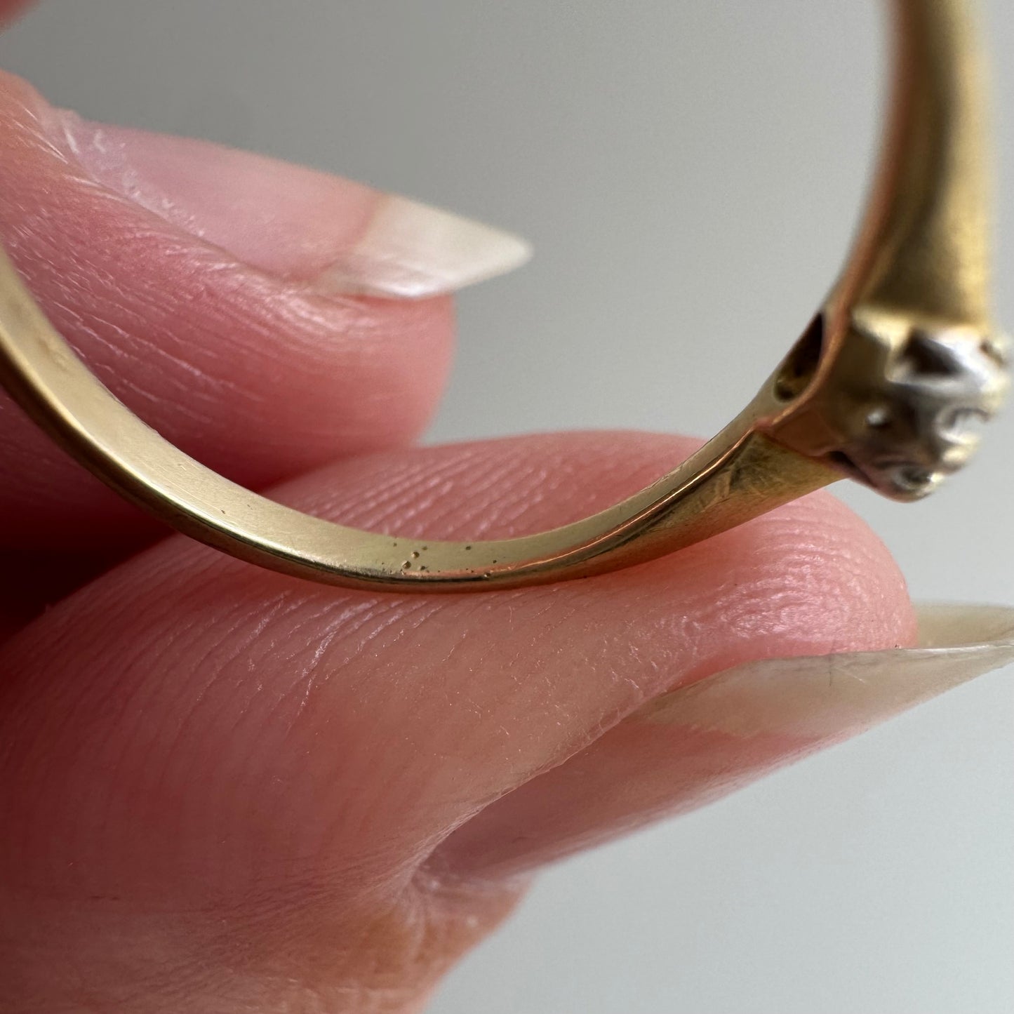 V I N T A G E // pinky twinkle / 14k and diamond solitaire ring / size 3.5