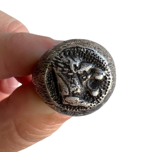 V I N T A G E // unusual roar / sterling silver sand cast lion signet ring / size 8