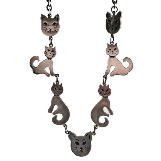 V I N T A G E // the sassy seven / sterling silver sassy cat necklace / 18"