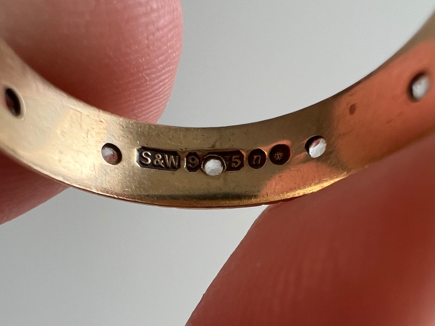 V I N T A G E // eternal starlight / starburst eternity band with white topaz / solid 9k 9ct yellow gold / size 7.25 to 7.75