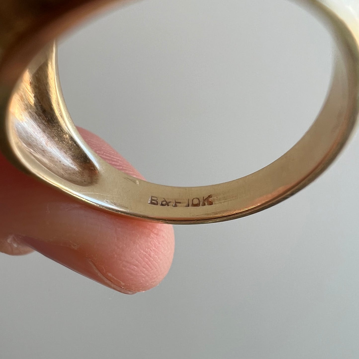 V I N T A G E // rustic eye / 10k gold and diamond / size 6.5 to 6.75