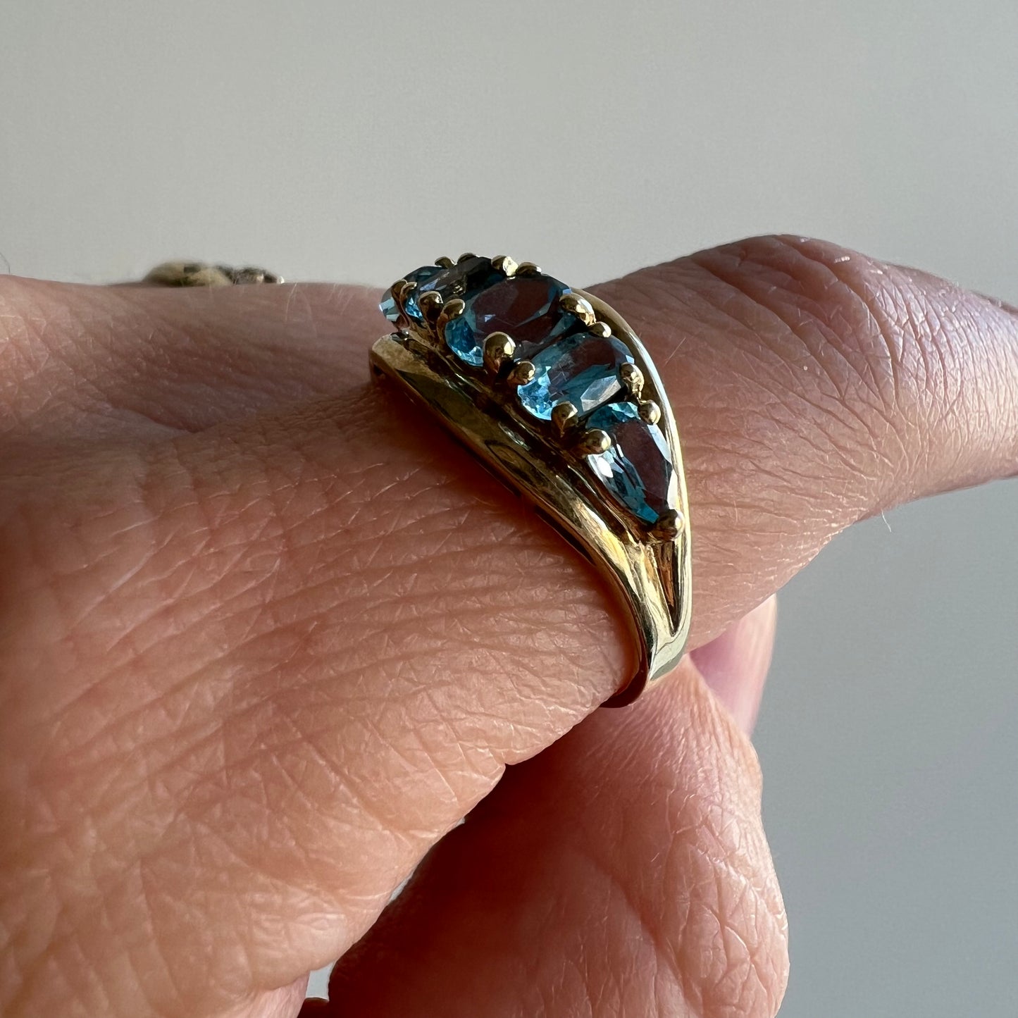 SALE / V I N T A G E // the only boat I care about / 10k and aquamarine 5 stone boat ring / size 7.5