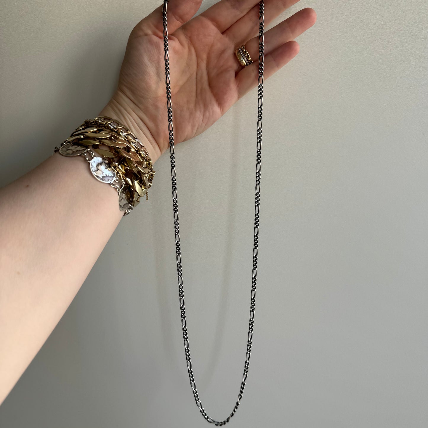 V I N T A G E // elegant figaro / sterling silver slightly twisted figaro chain / 27.25", 18g