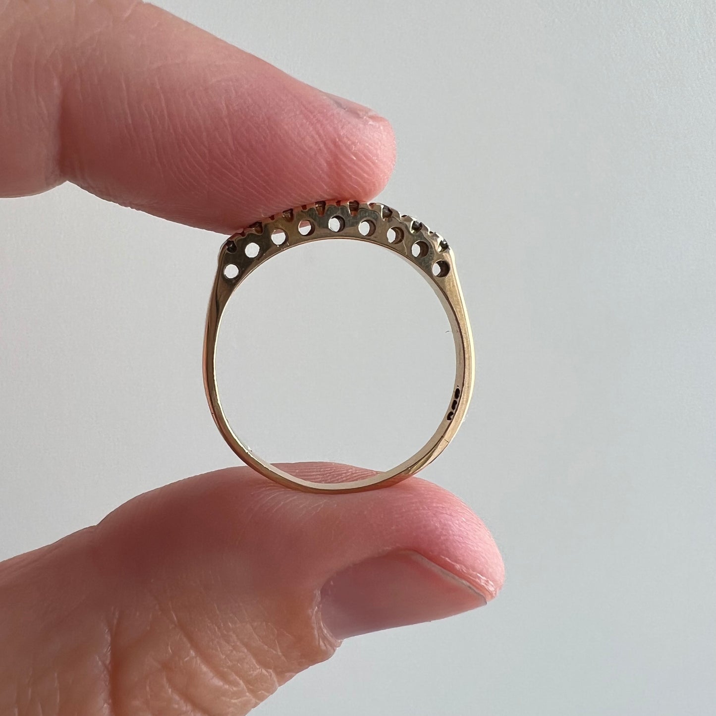 V I N T A G E // the ridge at sunset / 14k yellow gold ring with diamonds / size 6.25