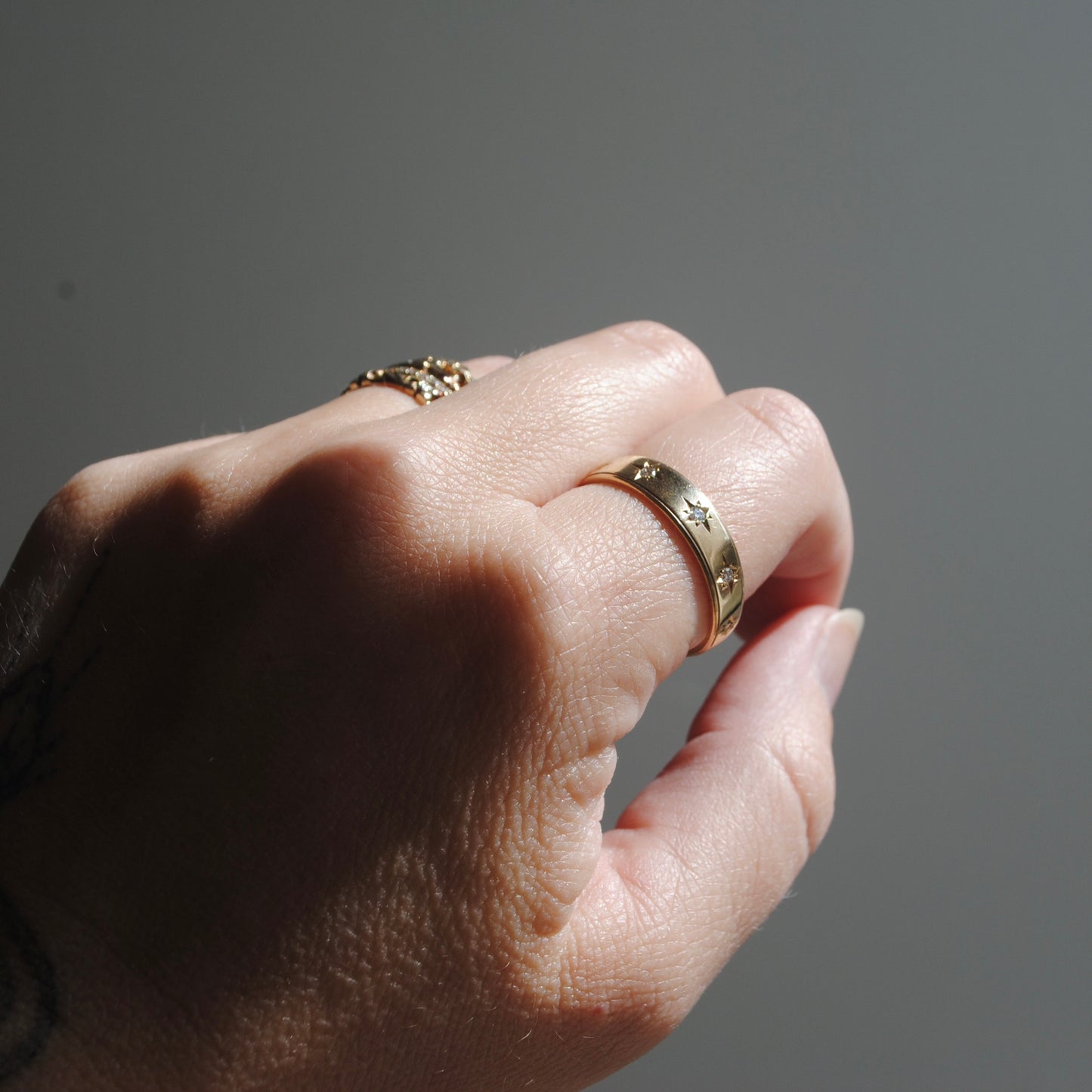 reimagined V I N T A G E // 14k yellow gold starburst trilogy band with diamonds / size 9.5 to 10