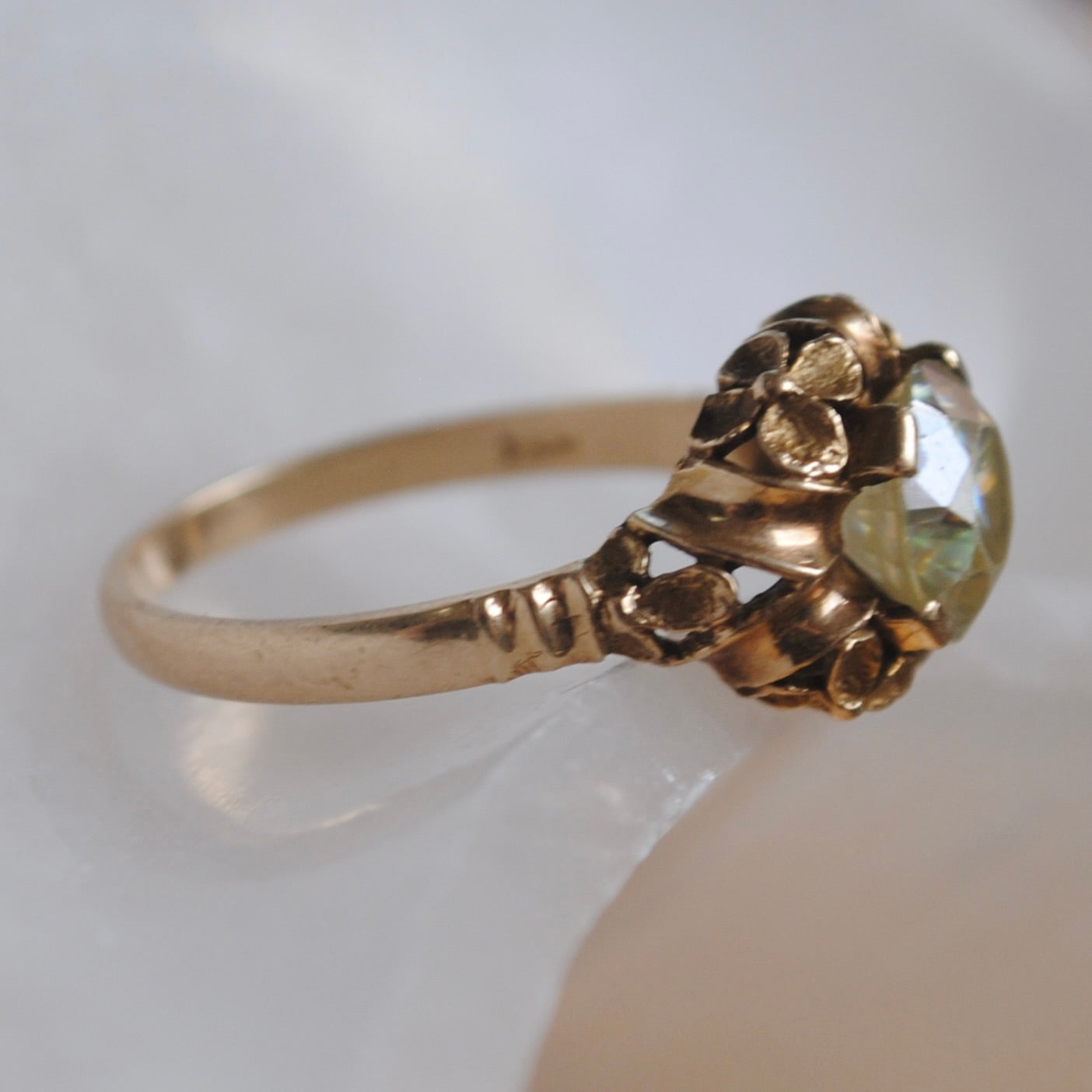 V I N T A G E // nouveau blooms / 14k 1930s floral solitaire mounting with green quartz / size 8