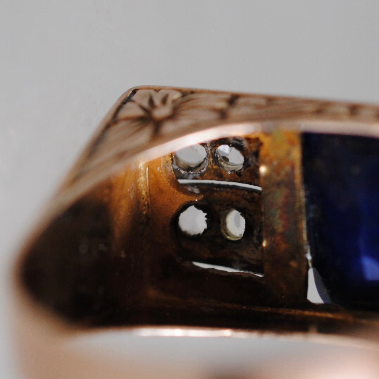 V I N T A G E // forget me not machinery / 10k rose gold tank ring with floral engraving / lapis with rose cut diamonds / size 7.5