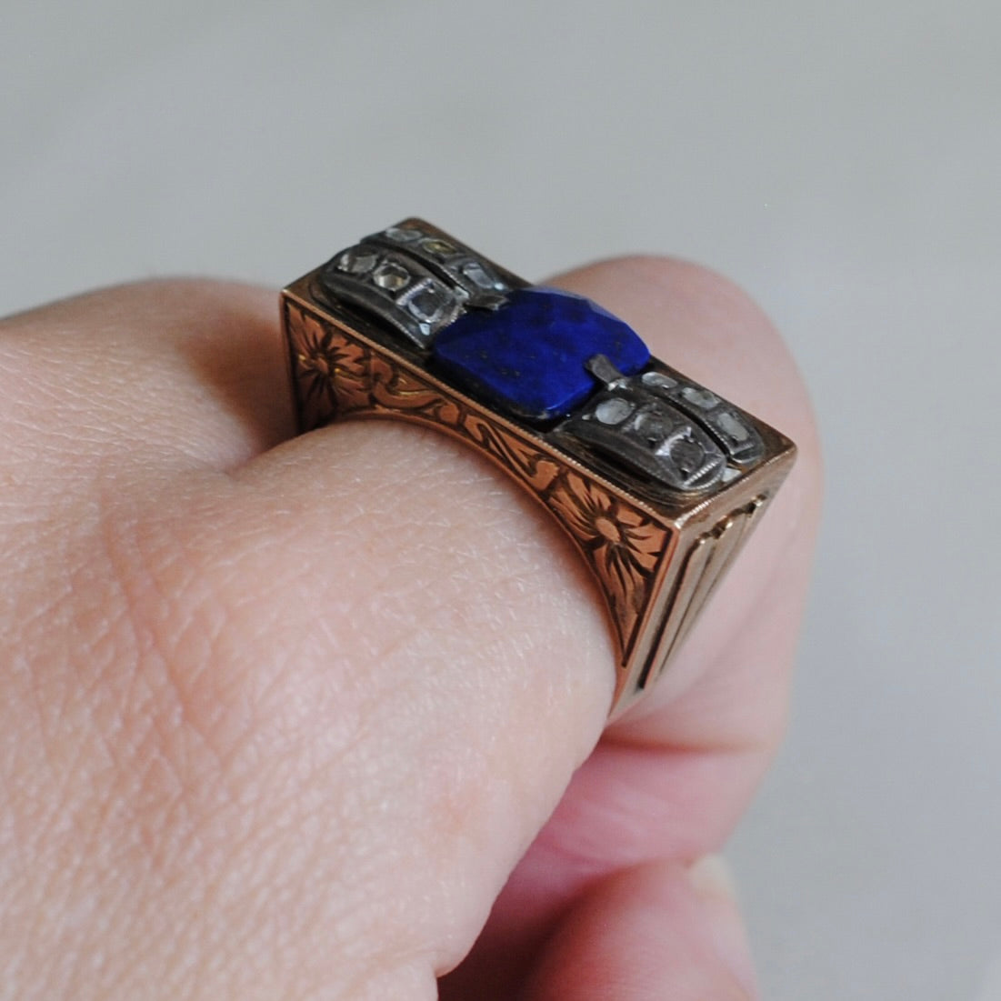 V I N T A G E // forget me not machinery / 10k rose gold tank ring with floral engraving / lapis with rose cut diamonds / size 7.5
