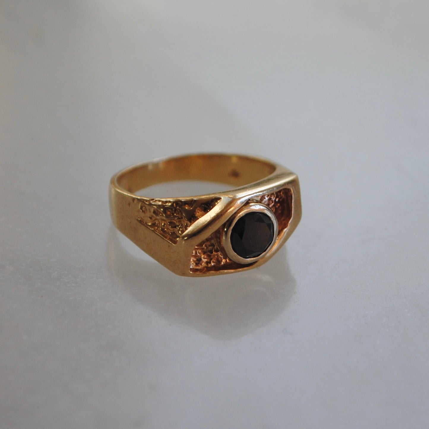 P R E - L O V E D // side eye / 14k and black diamond solitaire stacking shadowbox ring / size 8.25