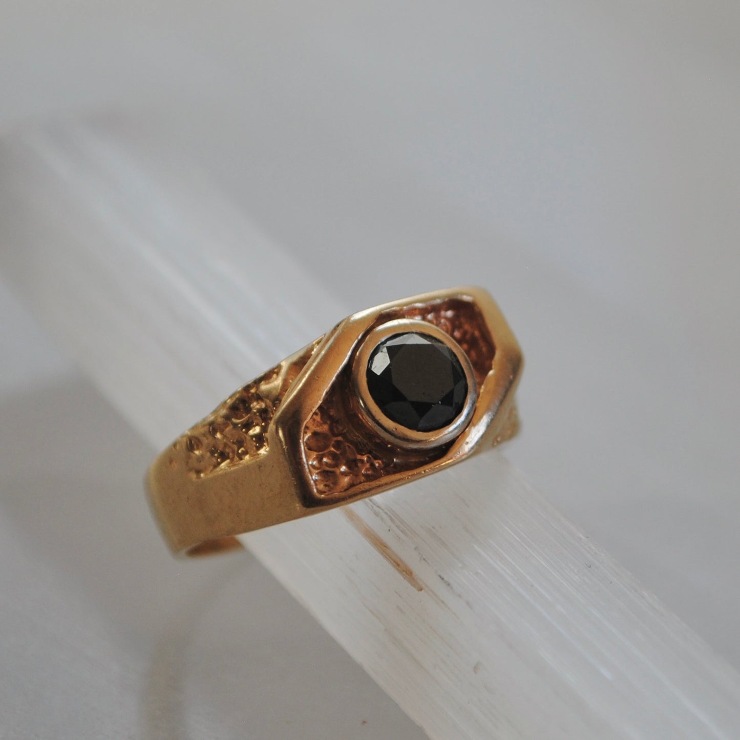 P R E - L O V E D // side eye / 14k and black diamond solitaire stacking shadowbox ring / size 8.25