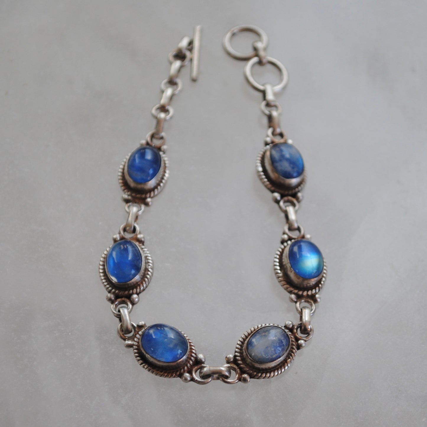 V I N T A G E // moonstone magic / sterling silver blue moonstoon link bracelet / 7" to 7.5", 14.3g