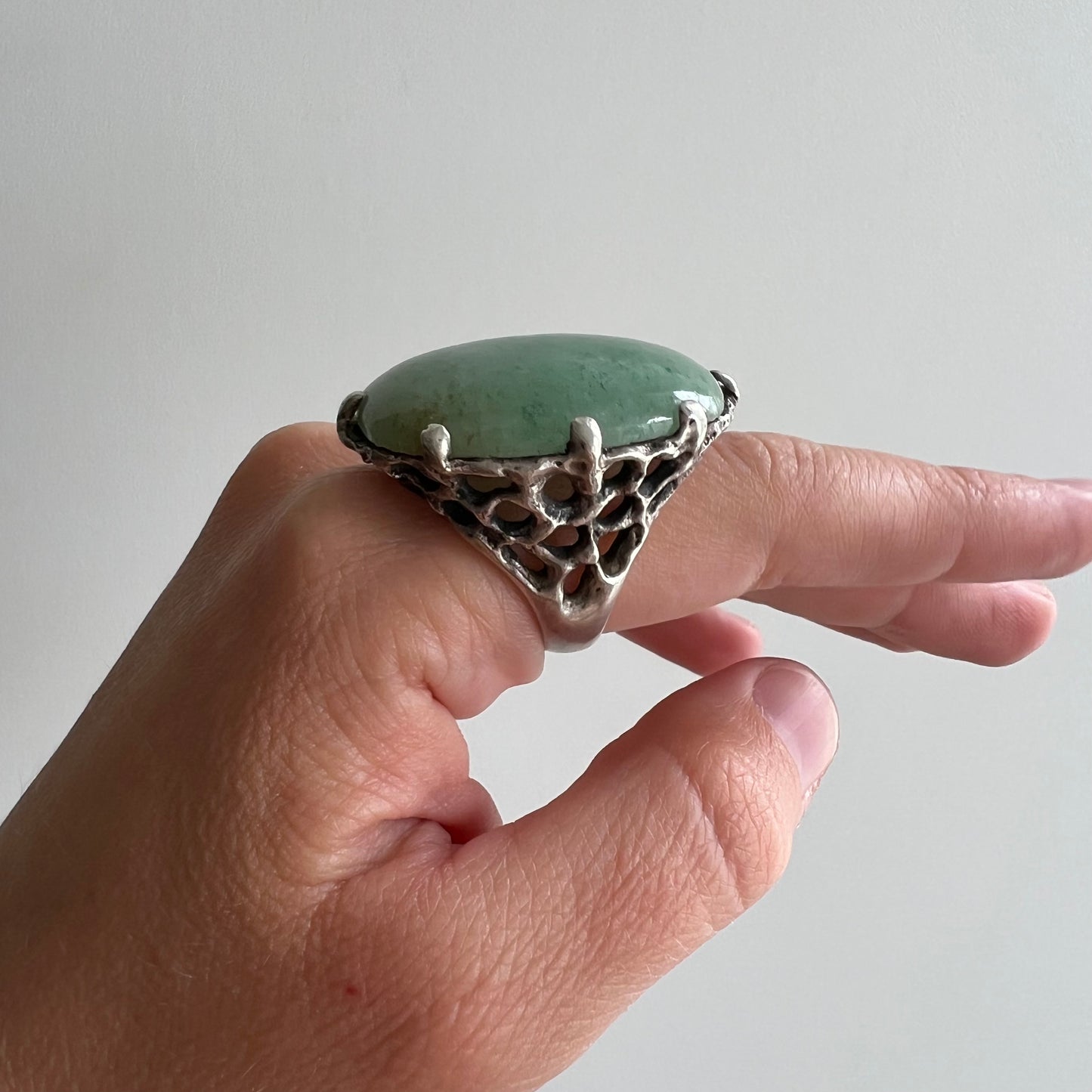 V I N T A G E // bohemian brutalist / big Taxco 950 silver brutalist green stone ring / fits like a 7.5 to 8