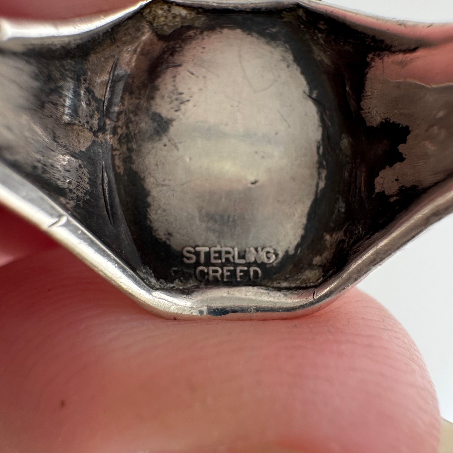 V I N T A G E // eternal mothering / sterling silver Mary and Jesus worn signet ring / size 6.75