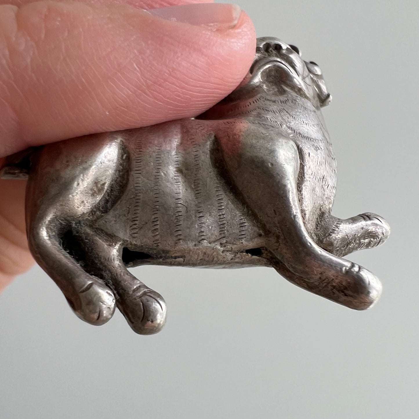 A N T I Q U E // grumpiest dog / Qing dynasty silver dog pendant