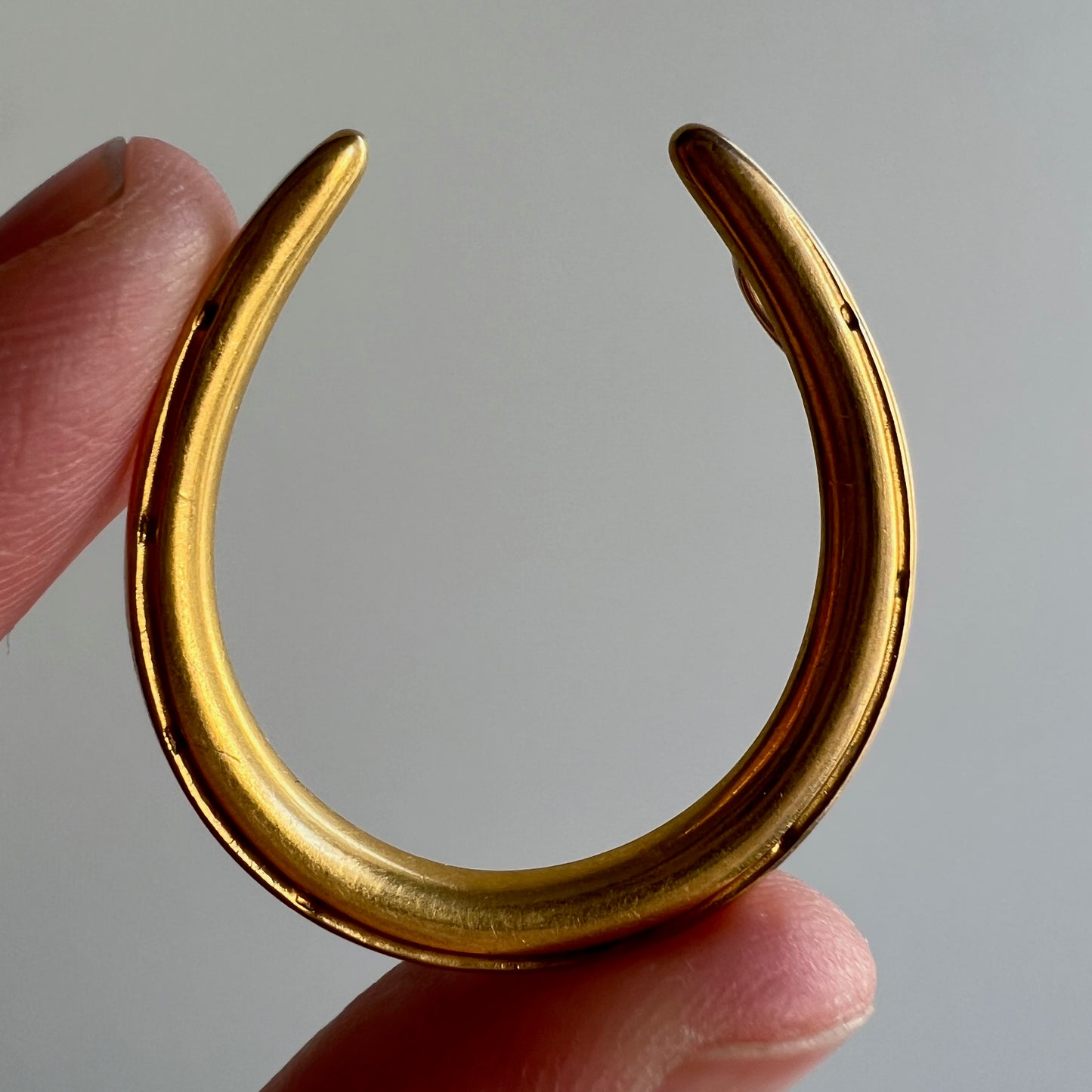 reimagined A N T I Q U E // golden luck / 10k yellow gold lucky horseshoe / a hidden bail pendant