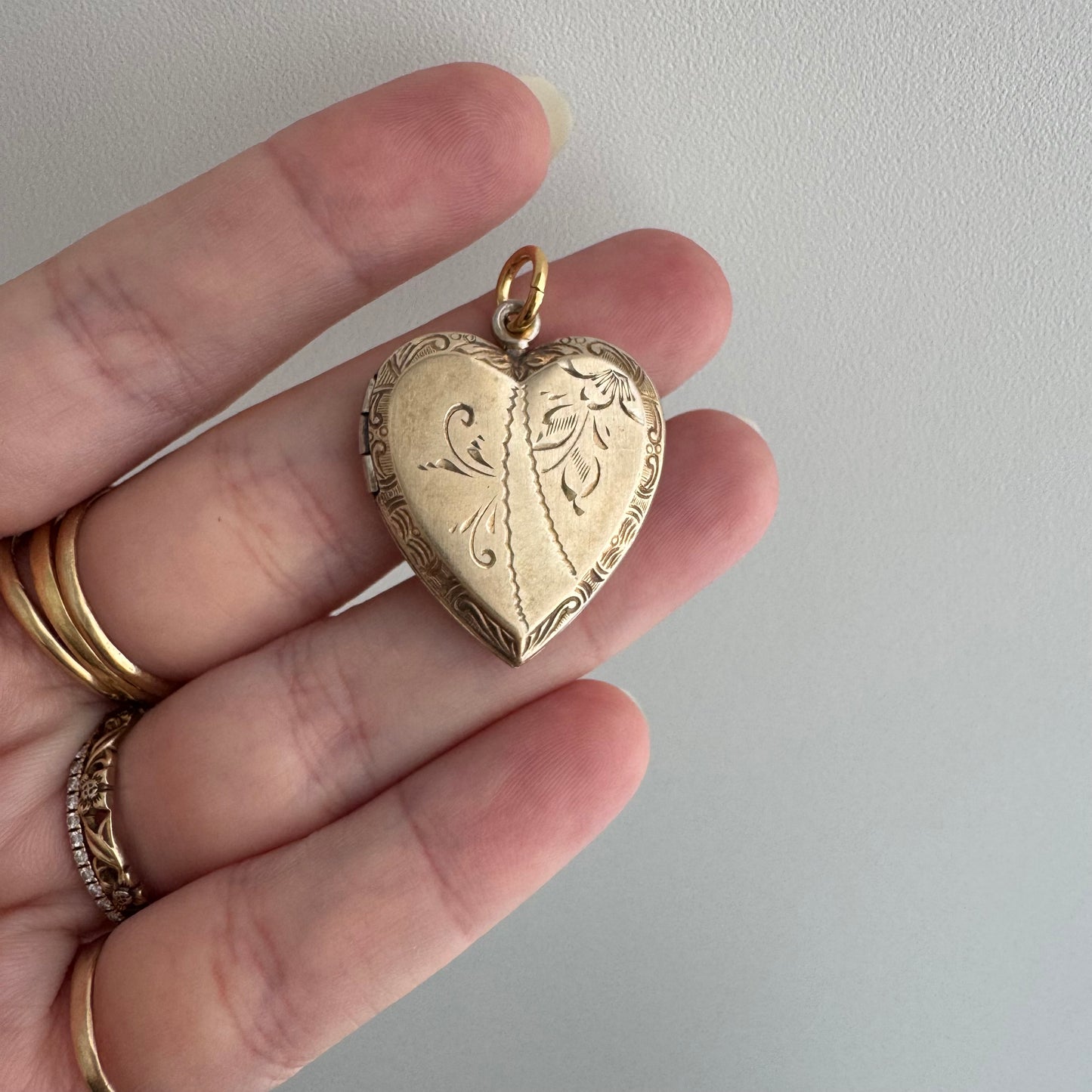 V I N T A G E // retro vine / 1940s fading gold over sterling silver heart locket / a pendant