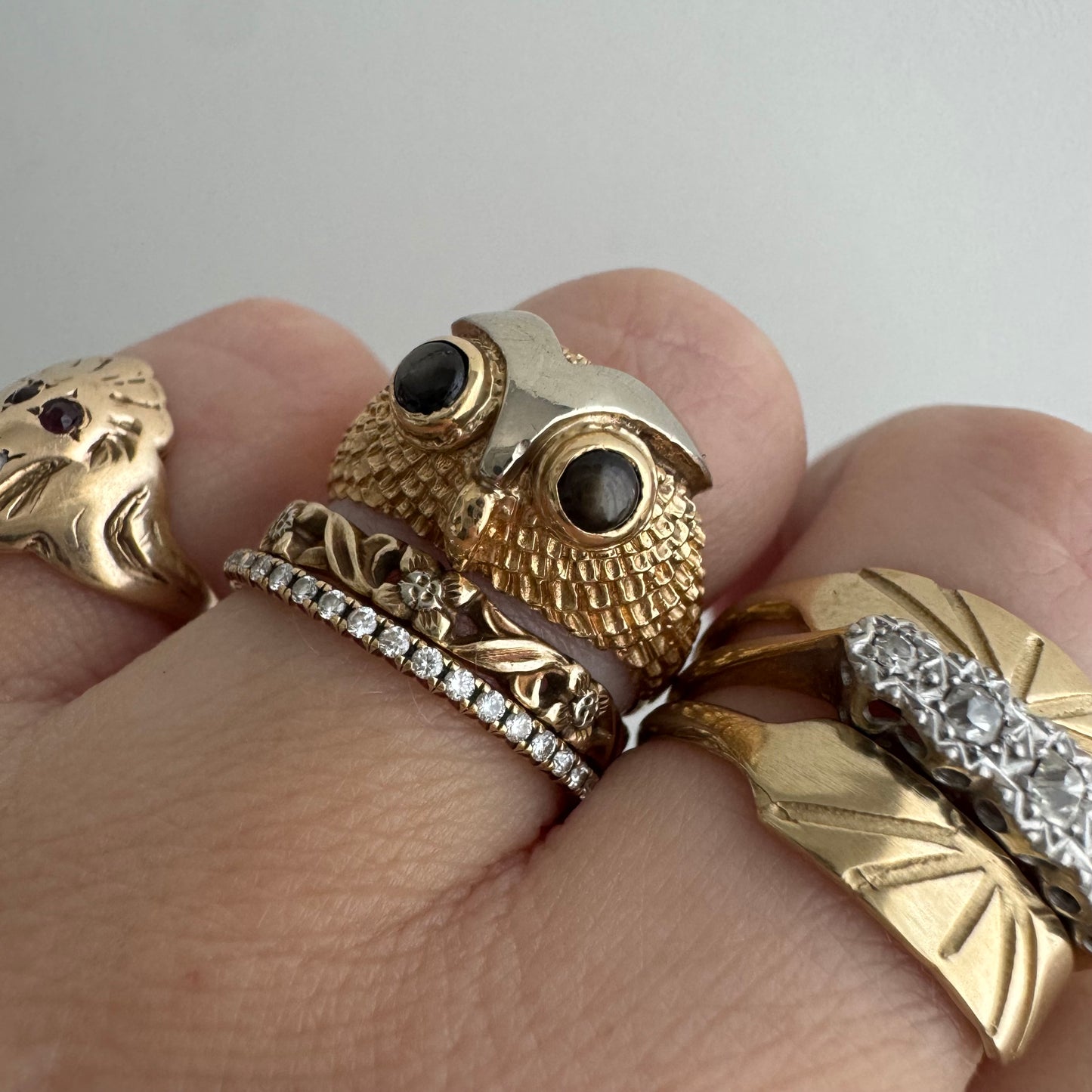 V I N T A G E // sage owl / 14k and grey chrysoberyl cat's eye owl dome ring / size 5.5