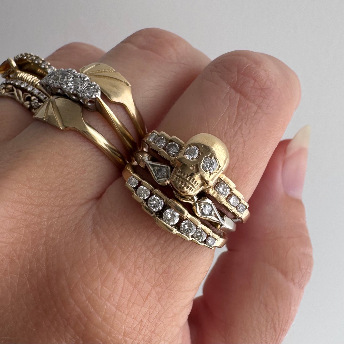 V I N T A G E // eye like / 14k white gold three diamond stacking band / size 6