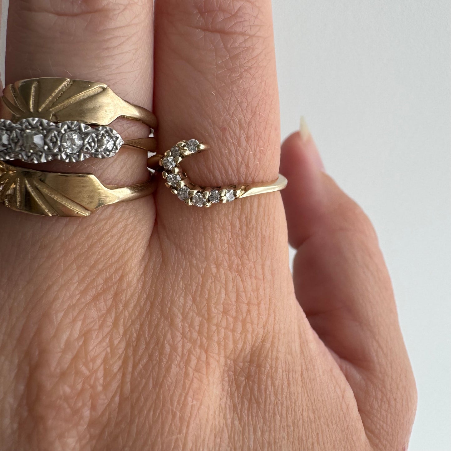V I N T A G E // sparkle wave / 14k and eight diamond ring guard jacket / size 6.25