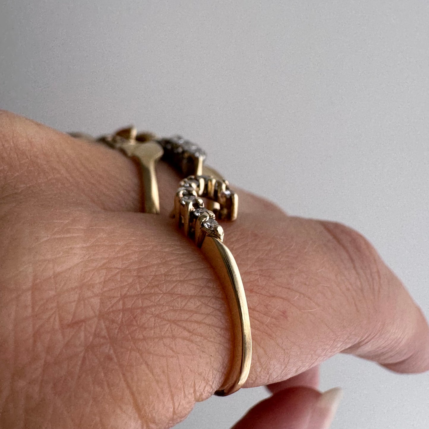 V I N T A G E // sparkle wave / 14k and eight diamond ring guard jacket / size 6.25